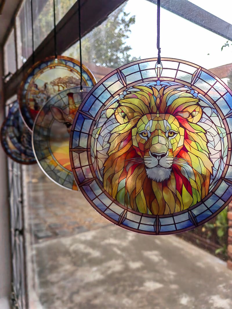 Lion Suncatcher 20cm